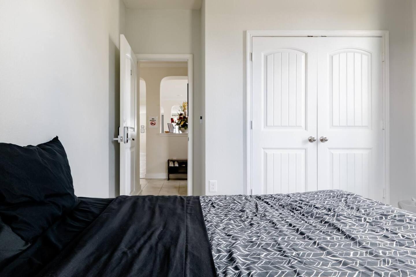 Private Master Near Mckinney Falls & Airport